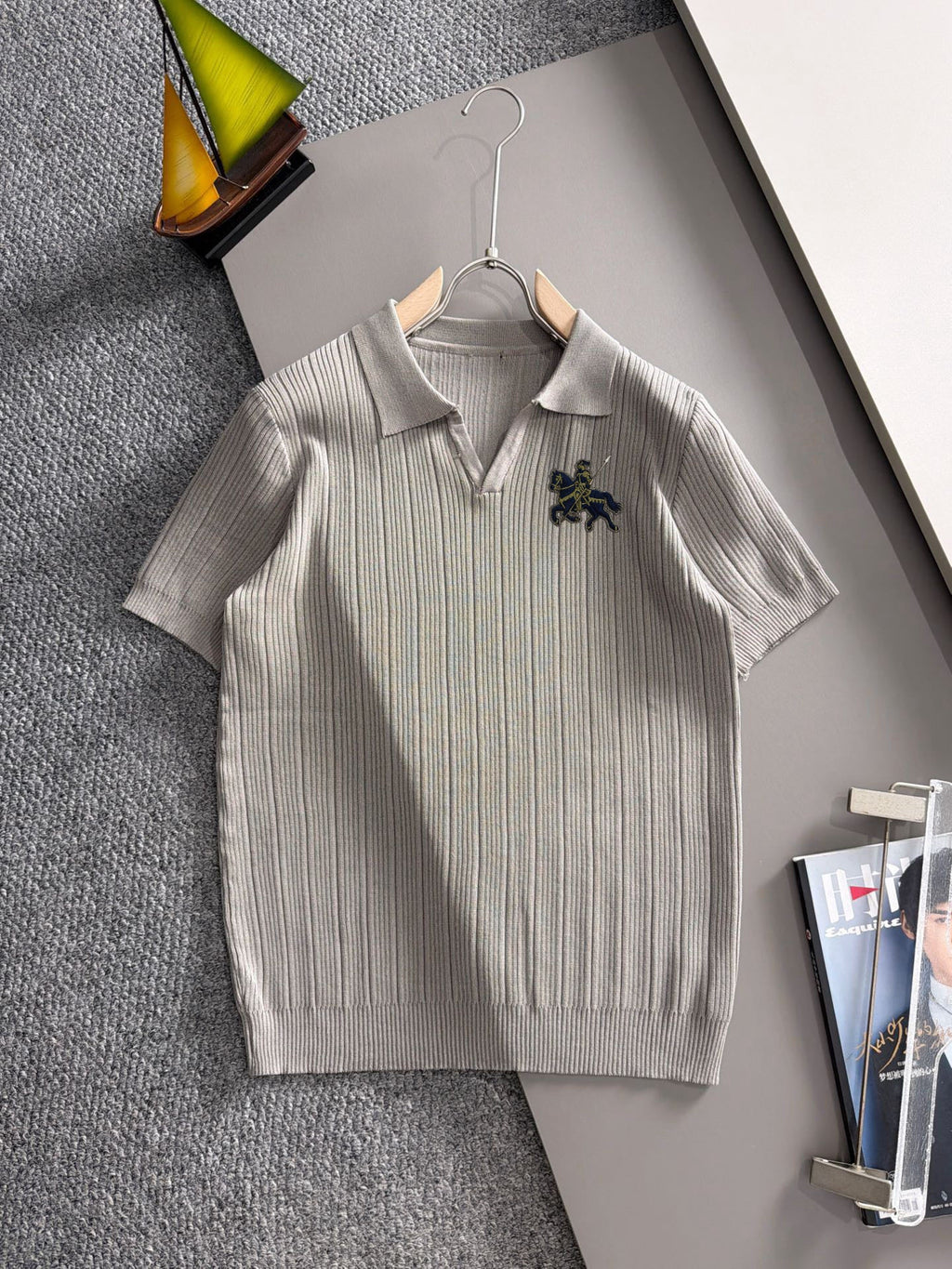 Men's Vertical Rib Knit Short‑Sleeve Polo Shirt Open V‑Collar Chest Embroidery Top