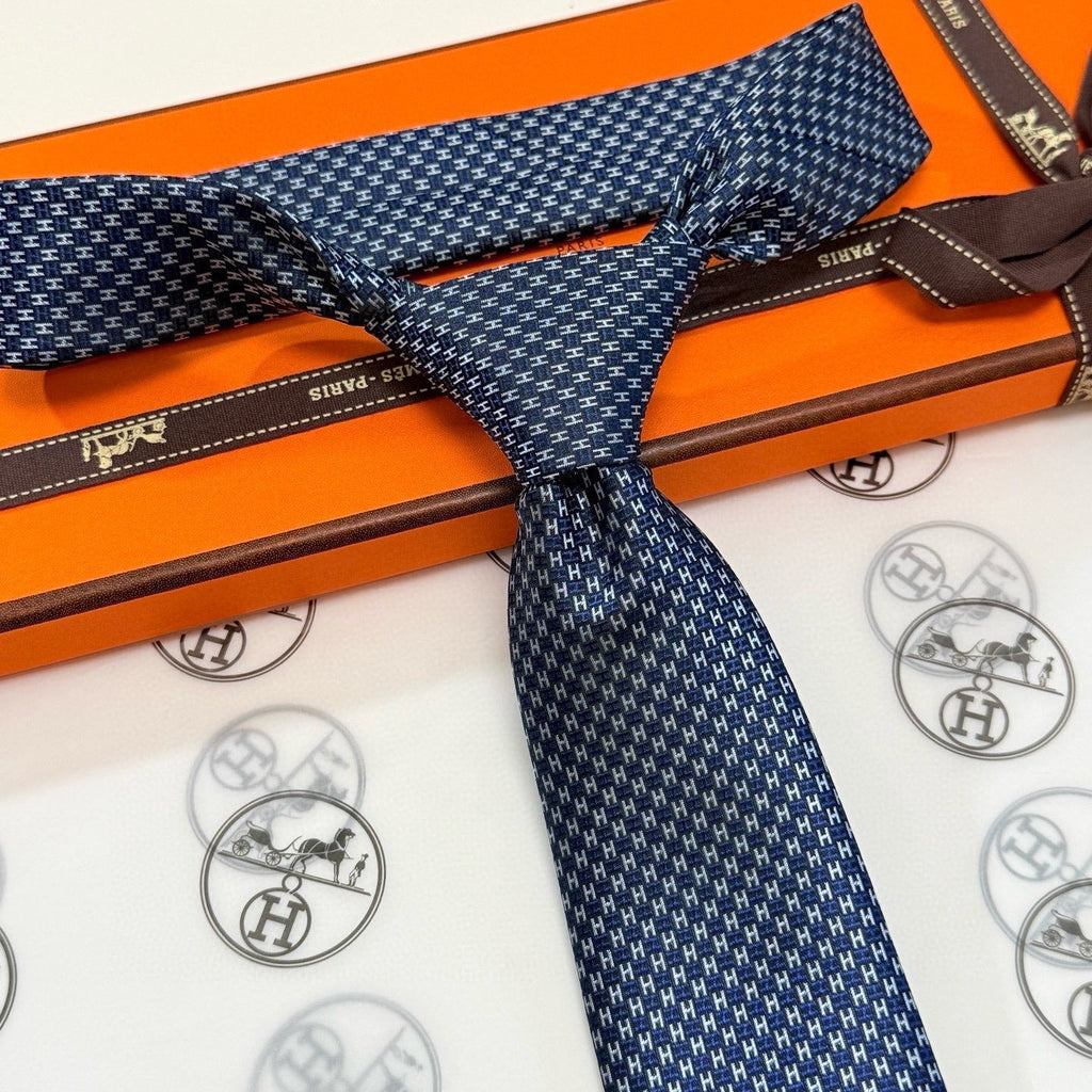 Hermès Style Men's Micro Pattern Silk Tie