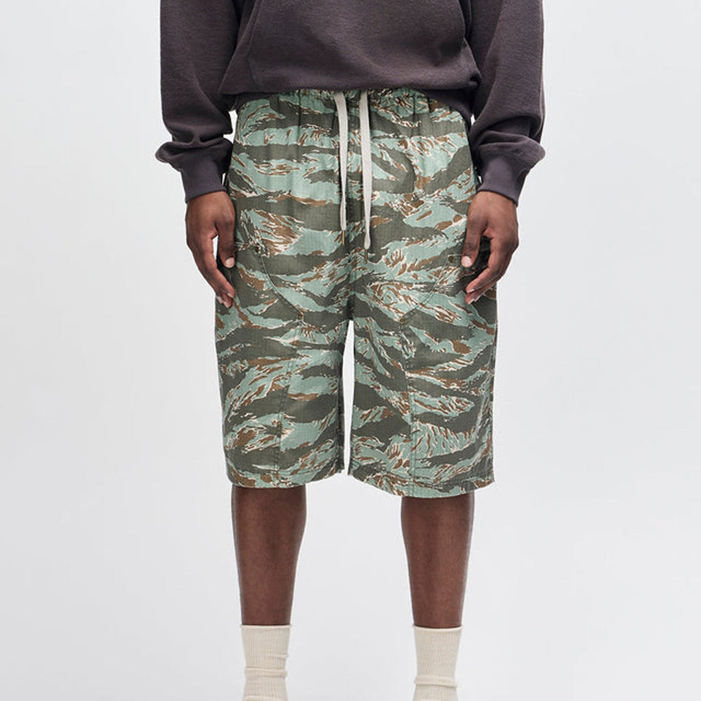 Deus Unforseen Short: Ground Cover Green