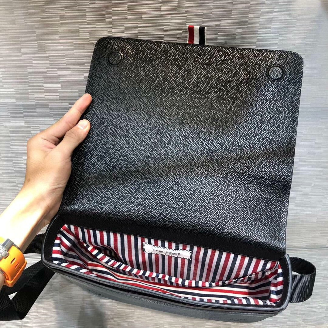 Men's shoulder messenger bag