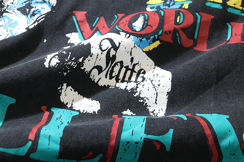 VALE USA Dreams Against the World Graphic T-Shirt