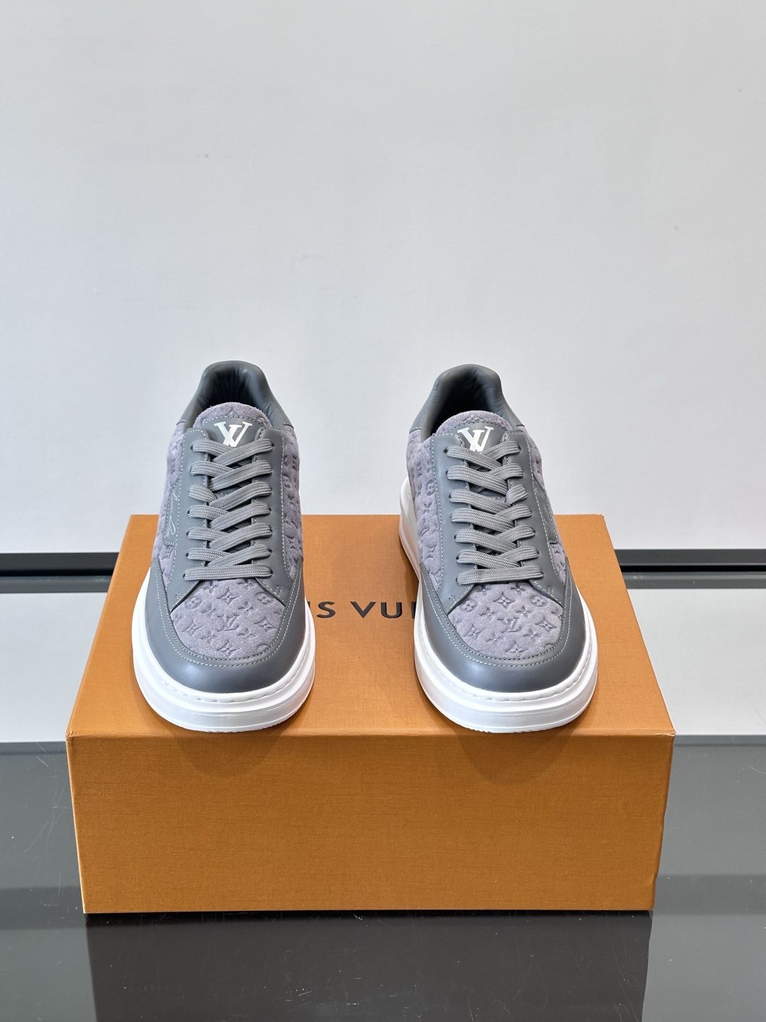 Louis Vuitton Embossed Low-Top Sneakers - Embossed Patterned Leather And Suede Upper